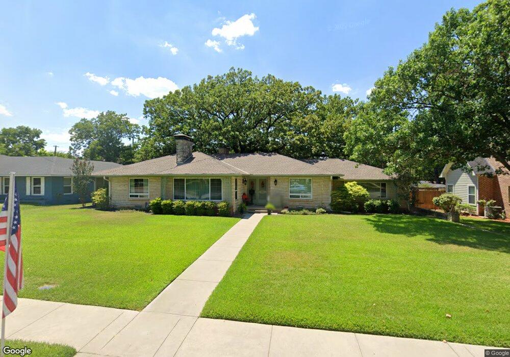 907 S Denton St, Gainesville, TX 76240 - photo 1