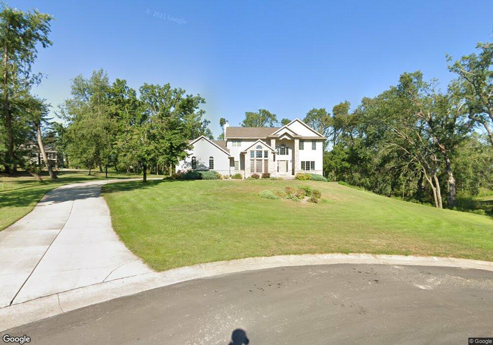 3040 Diamond Ln, Cedar Rapids, IA 52403 - photo 1