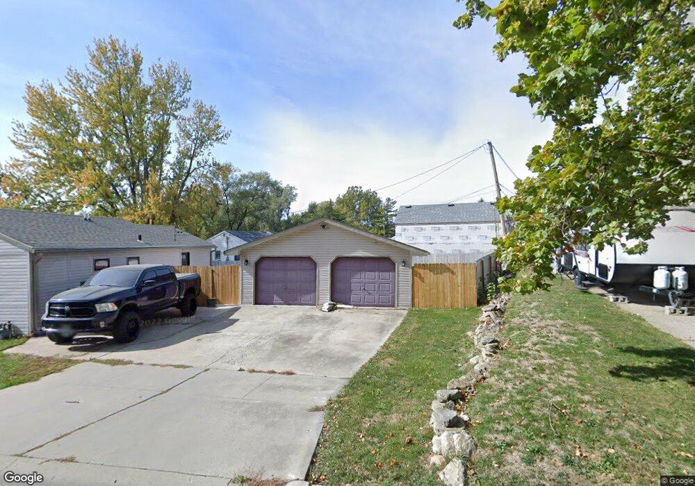 714 E 20th St S, Newton, IA 50208 - photo 1