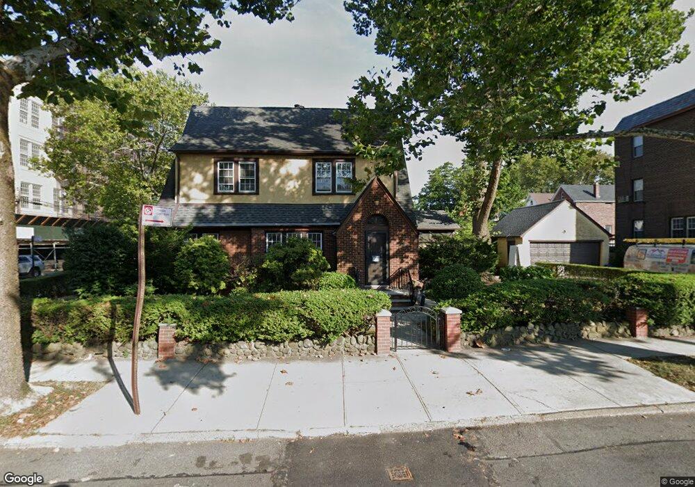 6902 Kessel St, Forest Hills, NY 11375 - photo 1