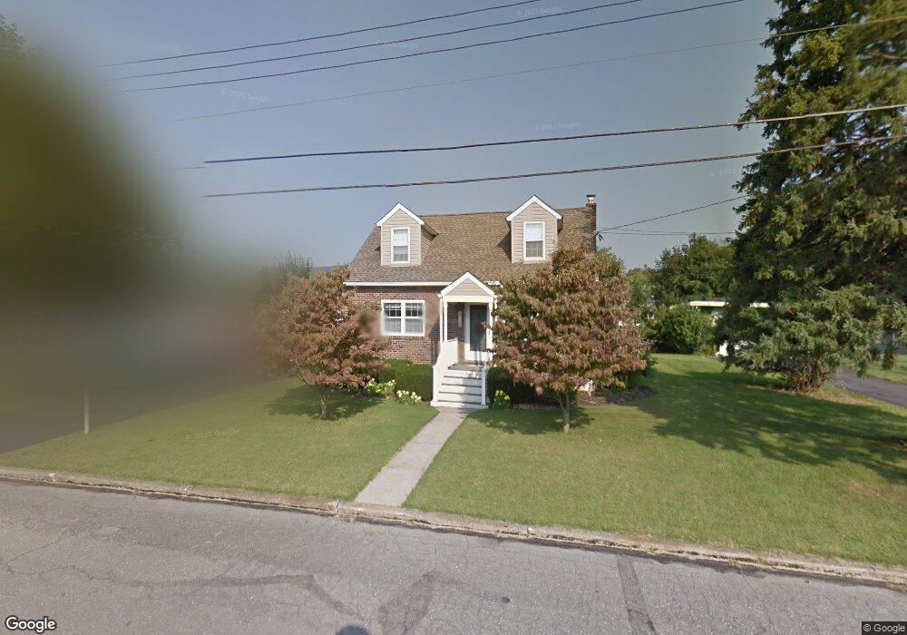 158 Alpha Ave, Wind Gap, PA 18091 - photo 1