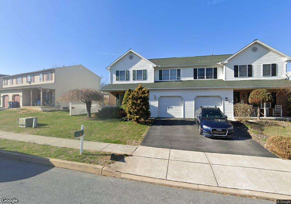 110 Bainbridge Cir, Reading, PA 19608 - photo 1