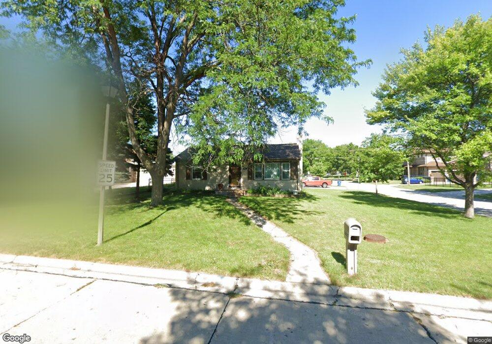761 N Emroy Ave, Elmhurst, IL 60126 - photo 1