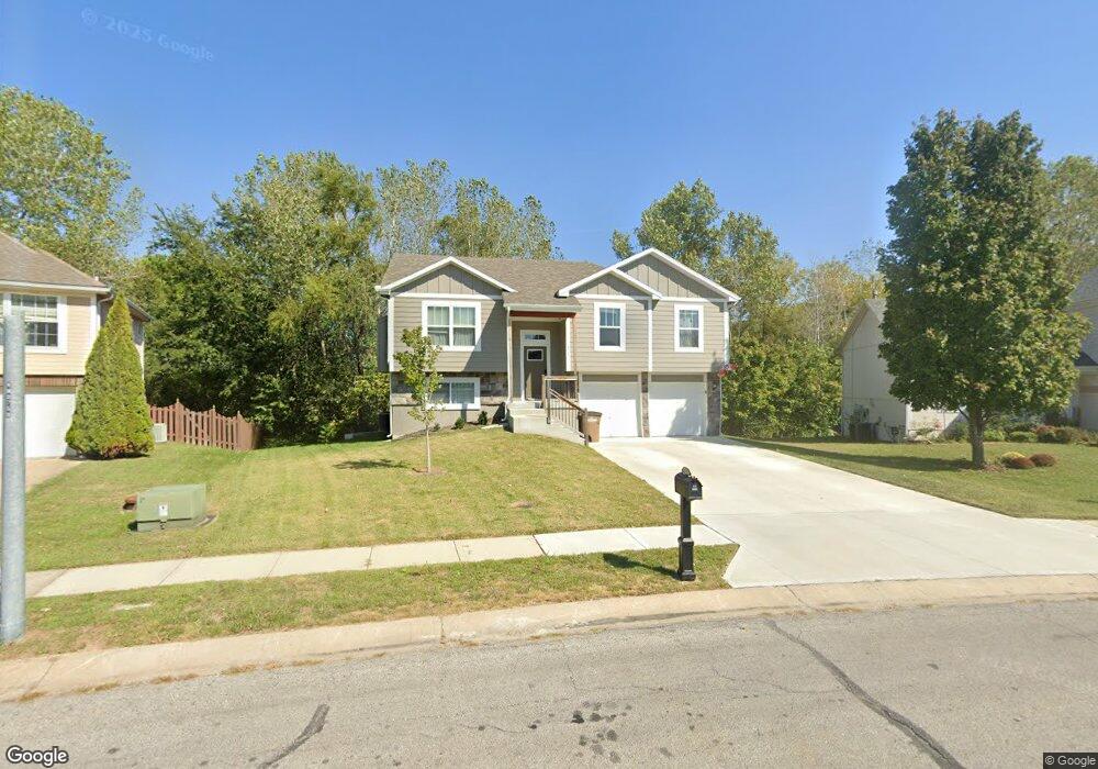 412 Granite Ct, Raymore, MO 64083 - photo 1