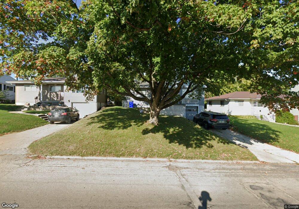 1204 18th St SW, Cedar Rapids, IA 52404 - photo 1