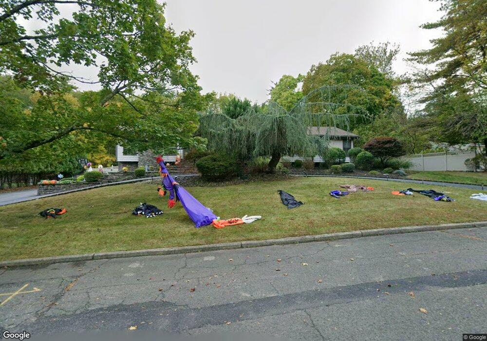 7 Manor Ct, New City, NY 10956 - photo 1