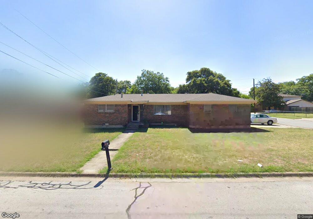 429 Ridgecrest Dr, Hurst, TX 76053 - photo 1