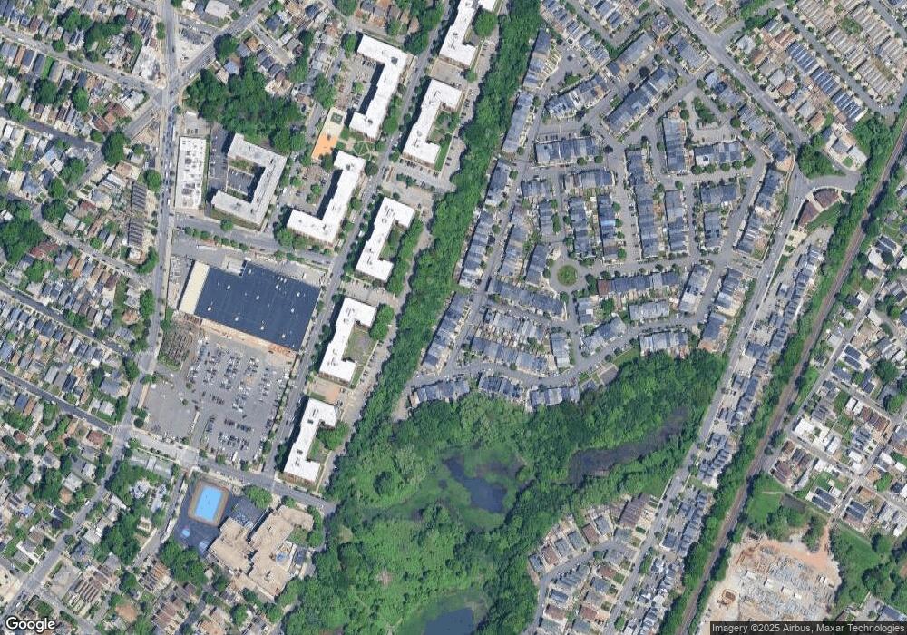 150 Long Pond Ln, Staten Island, NY 10304 - photo 1