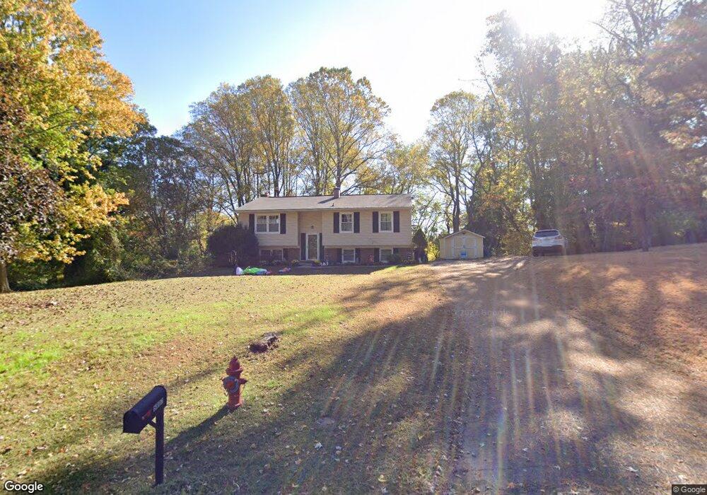 5807 Lakeview Dr, Sykesville, MD 21784 - photo 1