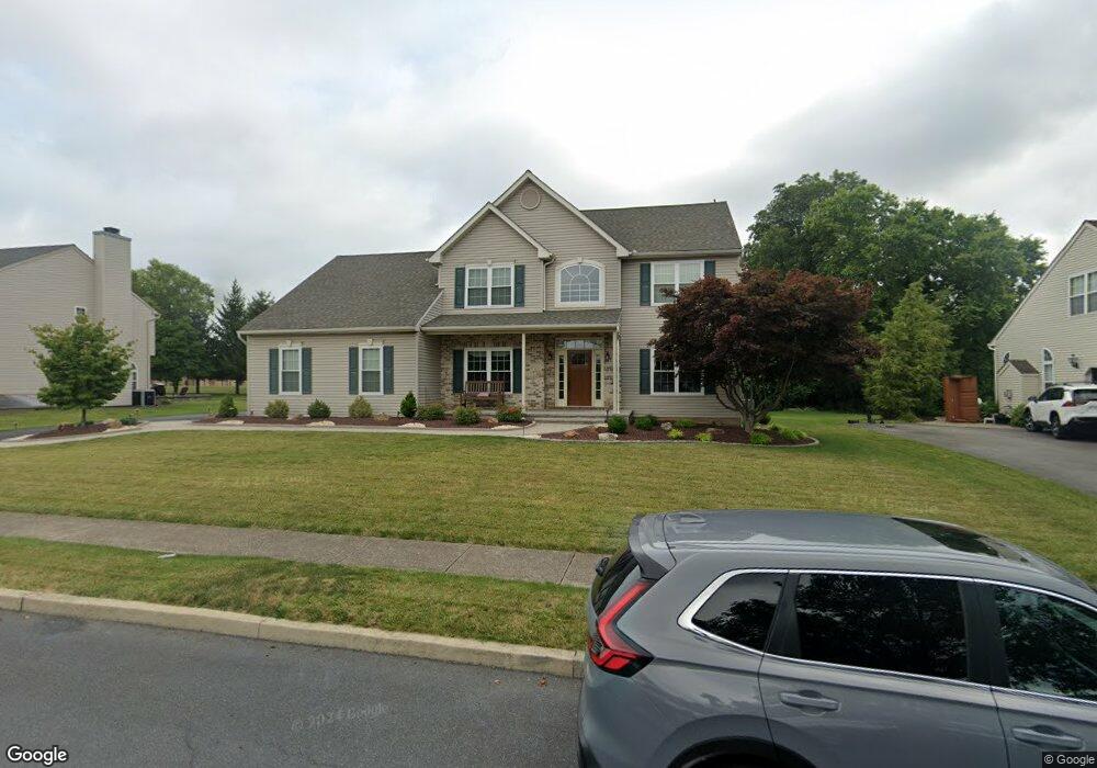 2739 Halleck Dr, Whitehall, PA 18052 - photo 1