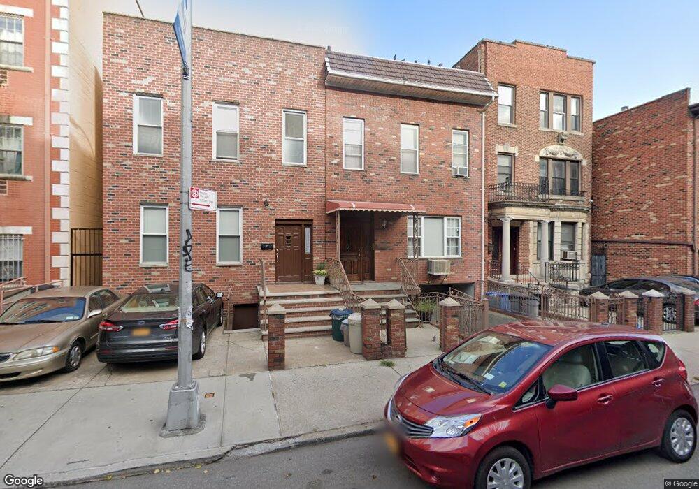 2532 38th St unit 2, Astoria, NY 11103 - photo 1