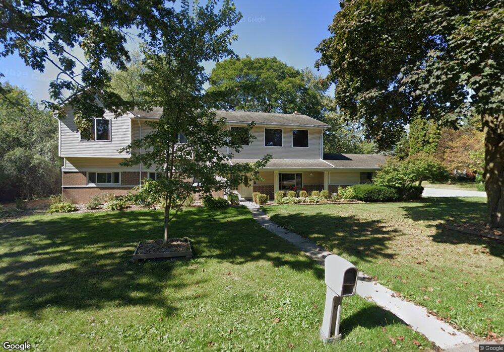 2610 Berry Dr, Bloomfield Hills, MI 48304 - photo 1