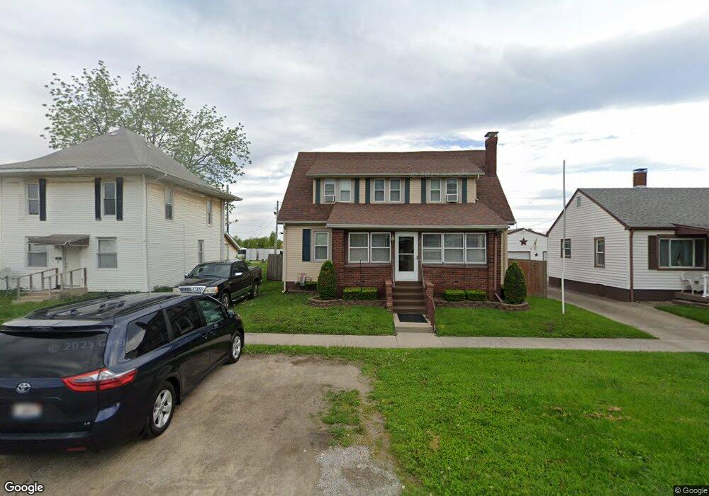 1408 Moultrie Ave, Mattoon, IL 61938 - photo 1