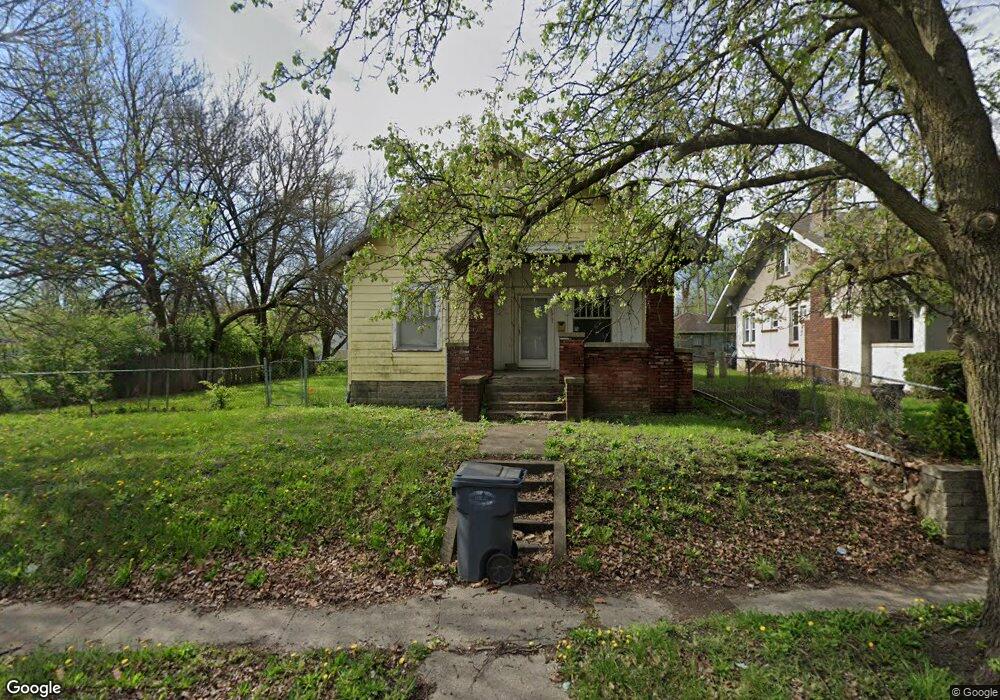 1917 Nichol Ave, Anderson, IN 46016 - photo 1