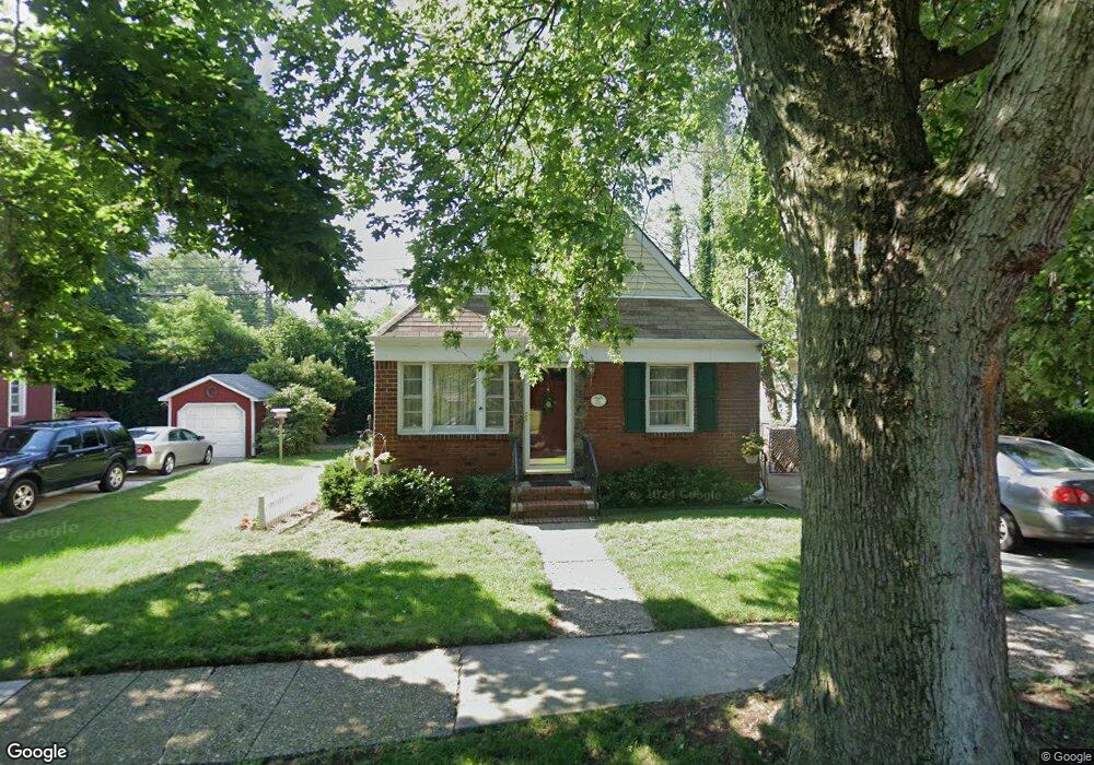 61 Rogers Place, Floral Park, NY 11001 - photo 1