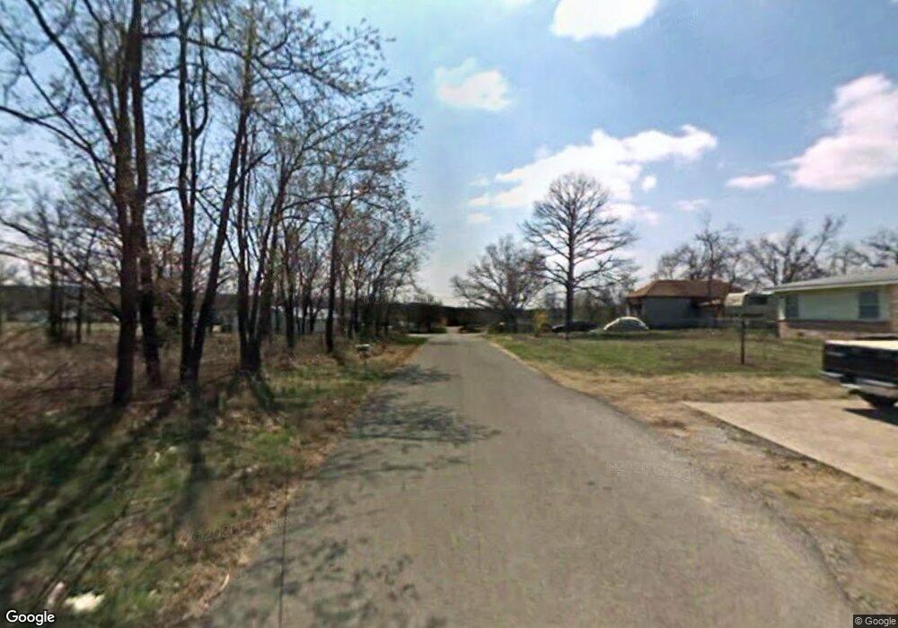 208 S Bryan St, Locust Grove, OK 74352 - photo 1