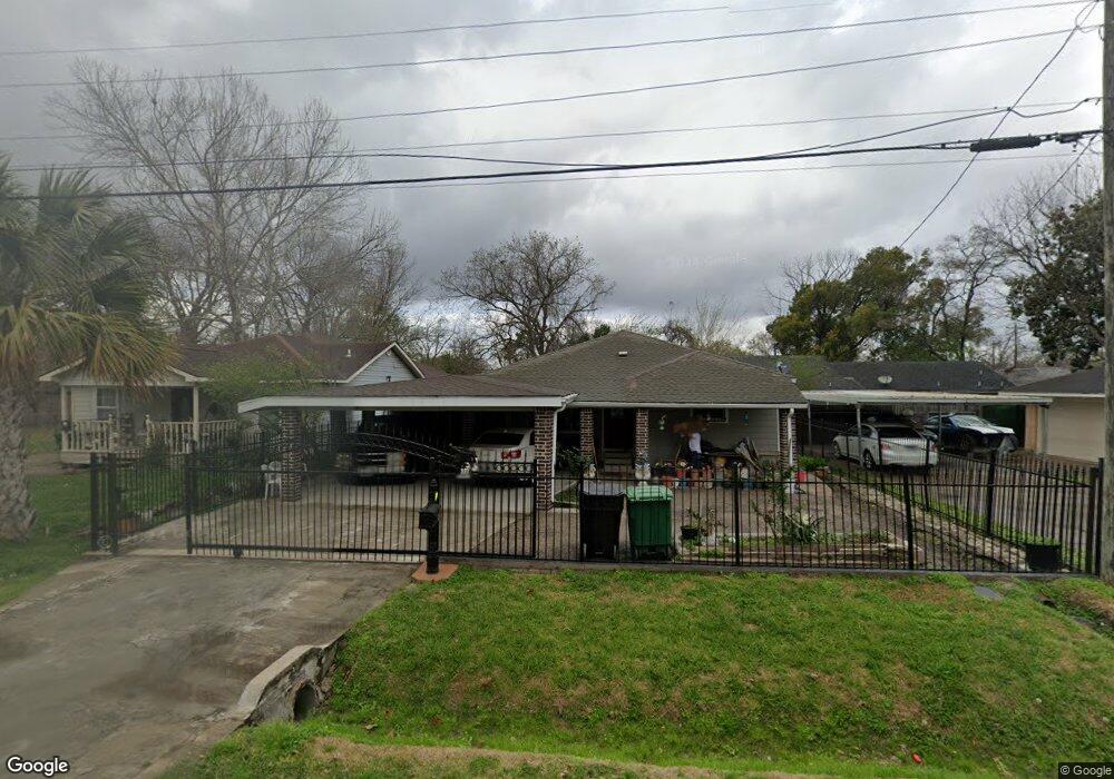 227 Heaney Dr, Houston, TX 77076 - photo 1