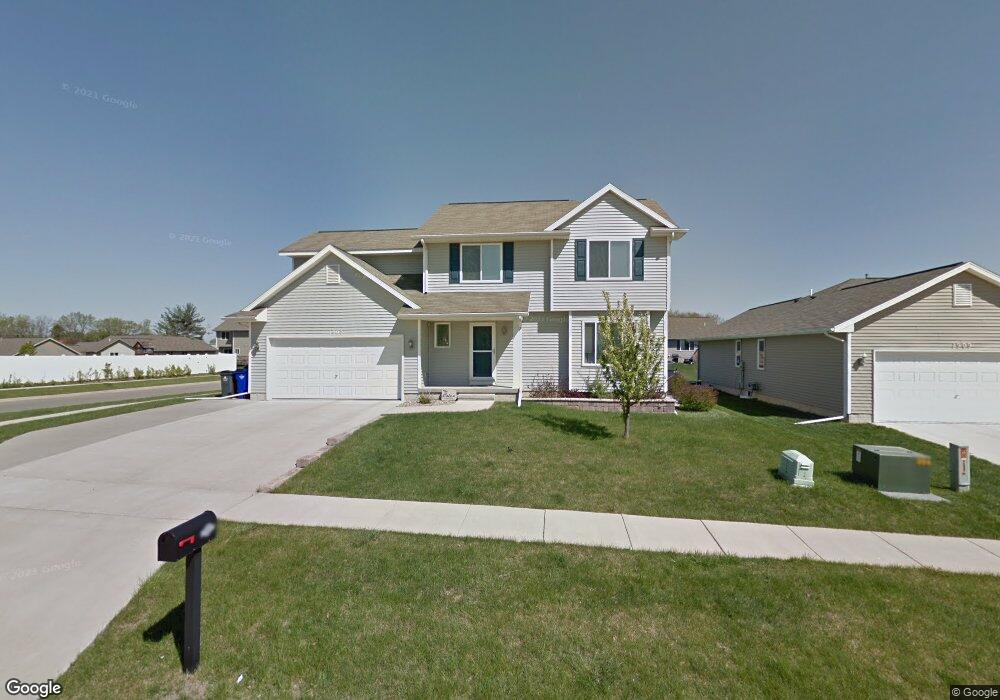 1903 25th St SW, Cedar Rapids, IA 52404 - photo 1