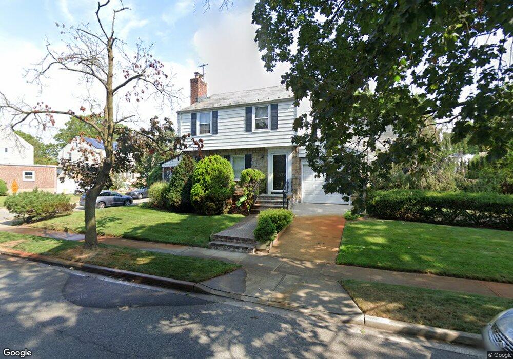 16 Woodland Rd, Valley Stream, NY 11581 - photo 1