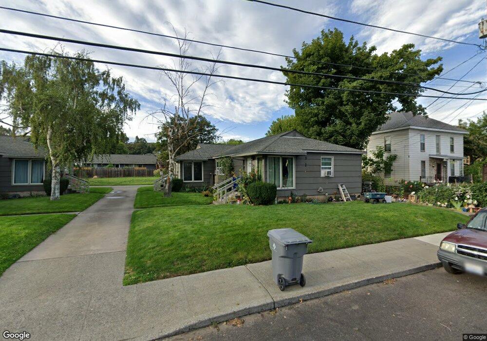 1216 E 12th St, the Dalles, OR 97058 - photo 1