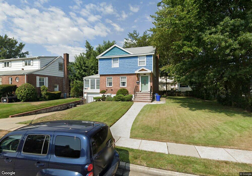 22 Firethorne Ln, Valley Stream, NY 11581 - photo 1