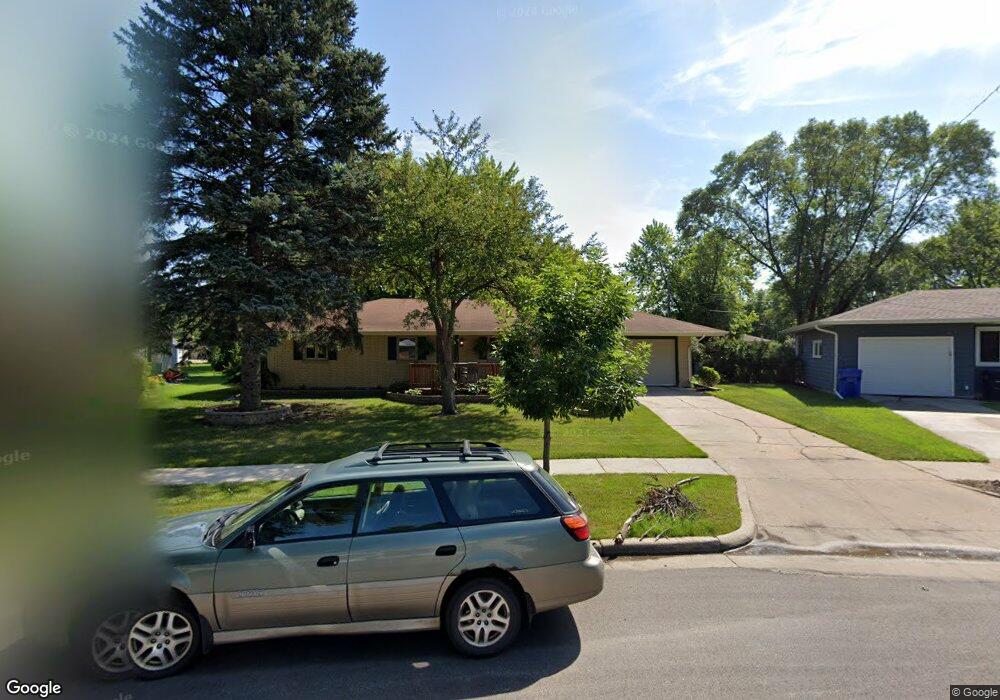 2943 Edgemont St N, Fargo, ND 58102 - photo 1