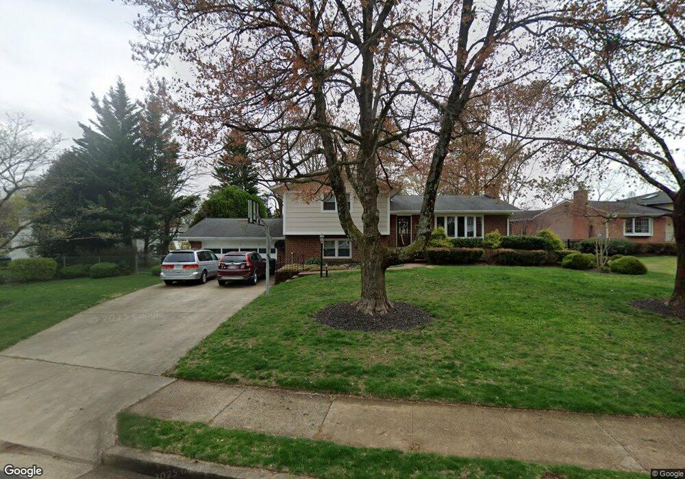 704 Skyline Ct NE, Vienna, VA 22180 - photo 1