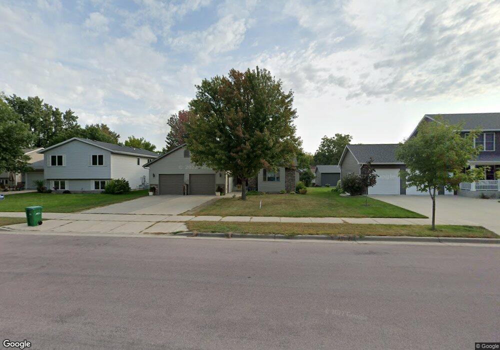 1415 Hauenstein Dr, New Ulm, MN 56073 - photo 1