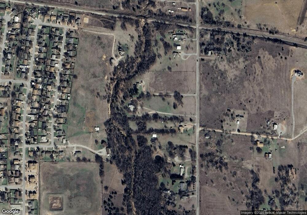 111 N Crater Creek Rd, Cache, OK 73527 - photo 1