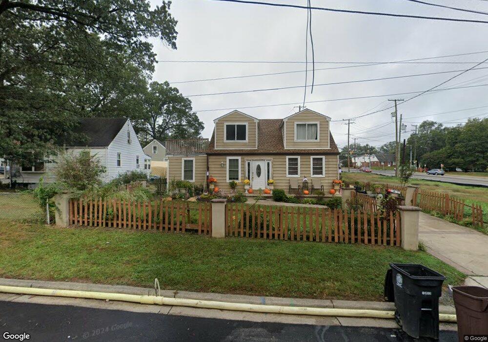 6002 Eastpine Dr, Riverdale, MD 20737 - photo 1