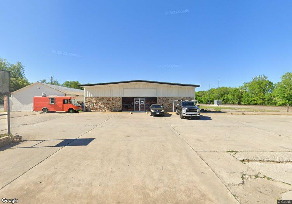 517 E Broadway St, Gainesville, TX 76240 - photo 1