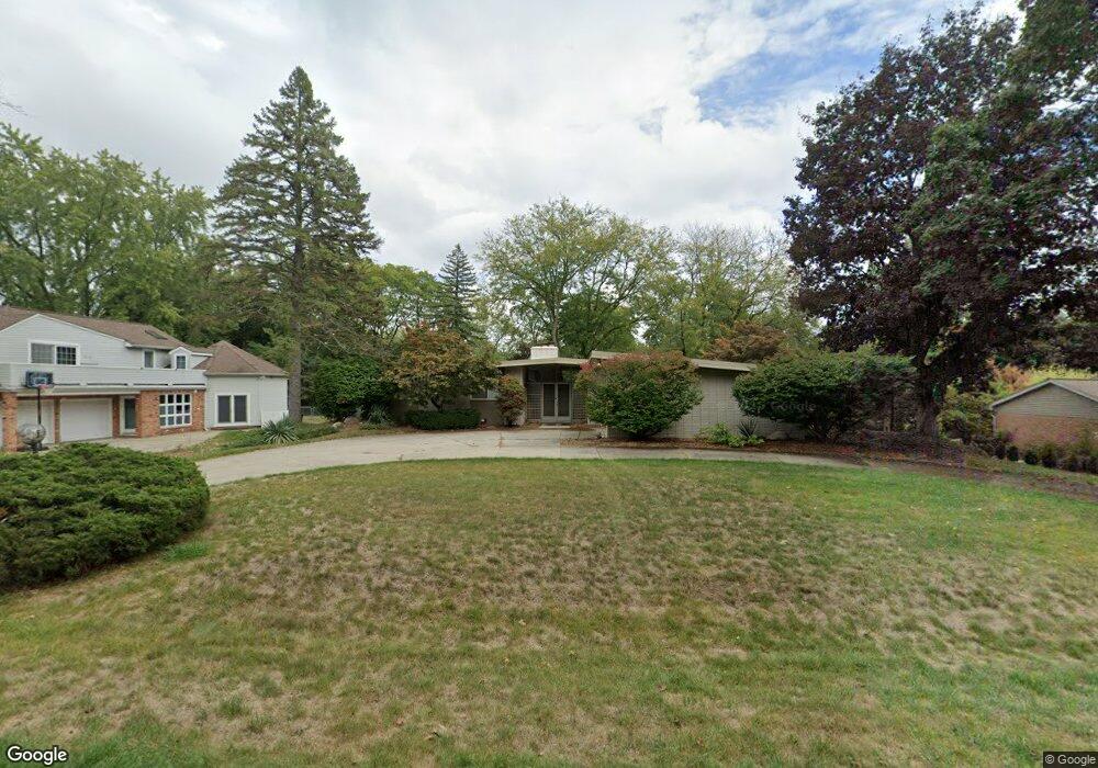 6809 Spruce Dr, Bloomfield Hills, MI 48301 - photo 1