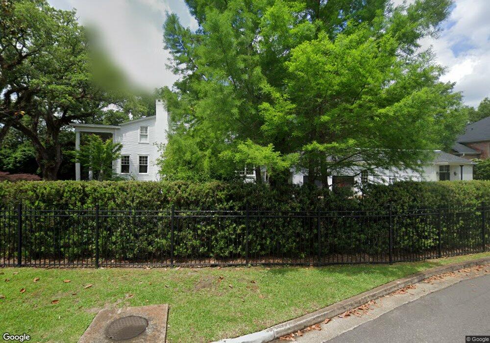 2166 Old Shell Rd, Mobile, AL 36607 - photo 1