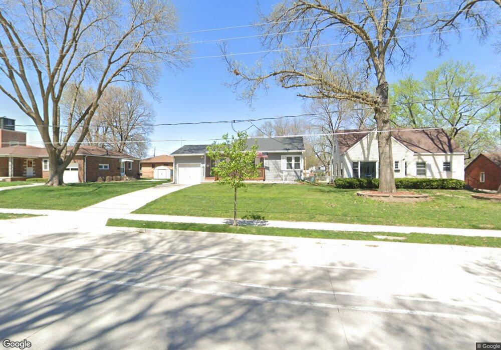 4711 Franklin Ave, Des Moines, IA 50310 - photo 1