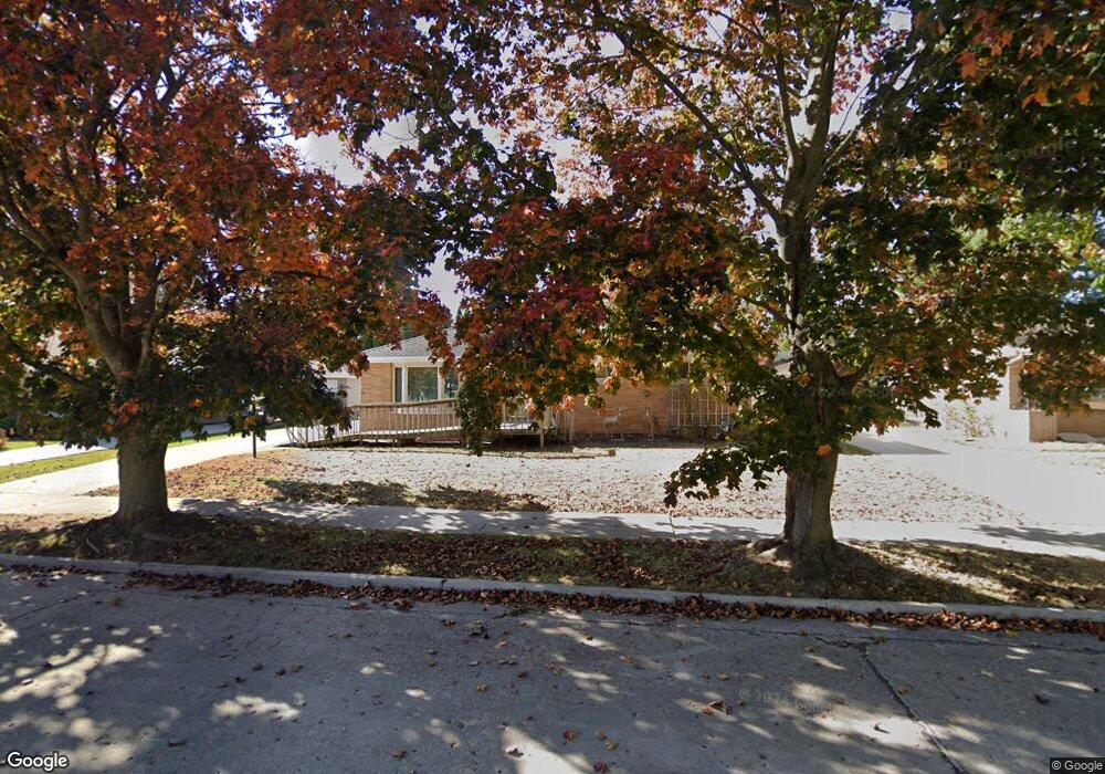 1409 Orchard Dr, Manitowoc, WI 54220 - photo 1