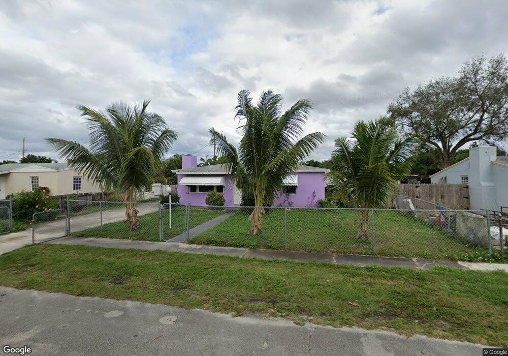 2352 Robin Rd, West Palm Beach, FL 33409 - photo 1