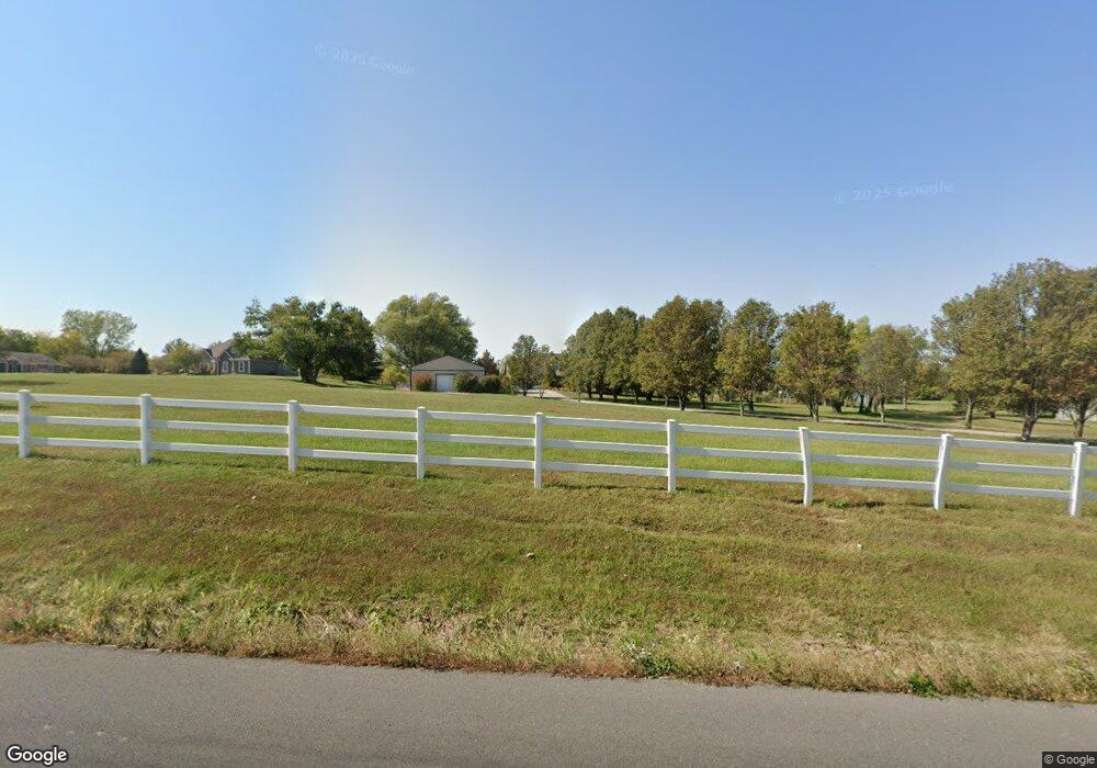 1010 N Prairie Ln, Raymore, MO 64083 - photo 1