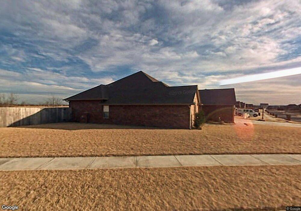 900 Lanie Ln, Moore, OK 73160 - photo 1