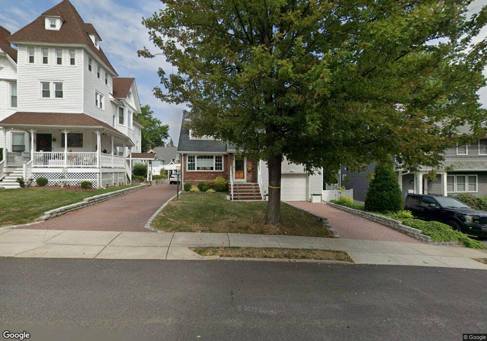 315 Raymond St, Hasbrouck Heights, NJ 07604 - photo 1