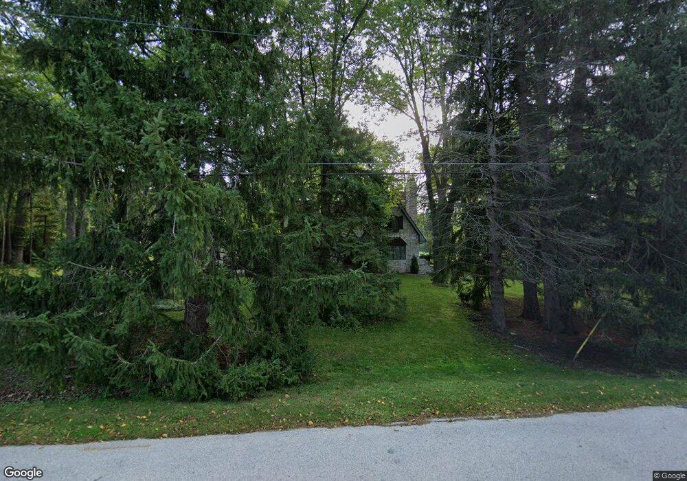 W148N7384 Woodland Dr, Menomonee Falls, WI 53051 - photo 1