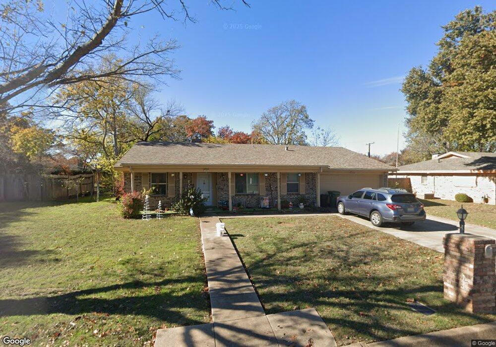 121 Glenn Dr, Hurst, TX 76053 - photo 1