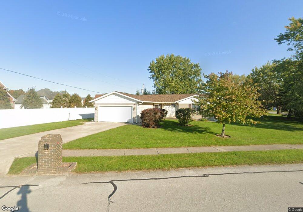 4010 Magnolia Ln, Lima, OH 45806 - photo 1