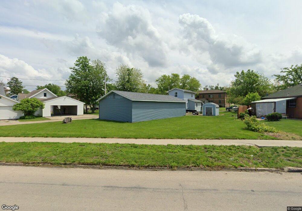 125 Bowling St SW, Cedar Rapids, IA 52404 - photo 1
