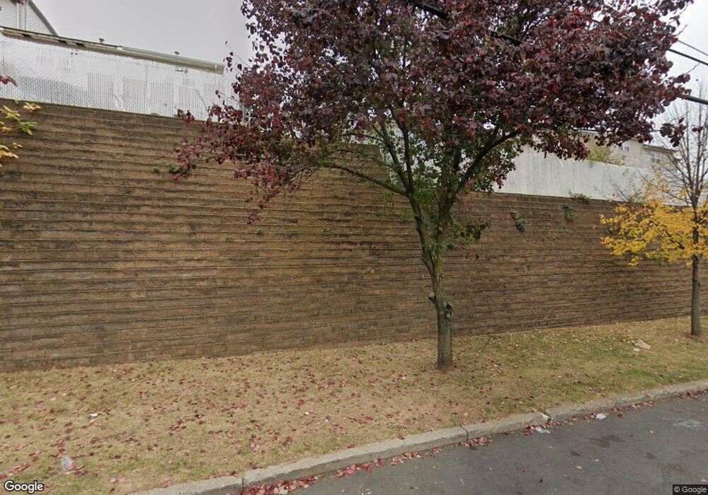 253 Skyline Dr, Staten Island, NY 10304 - photo 1