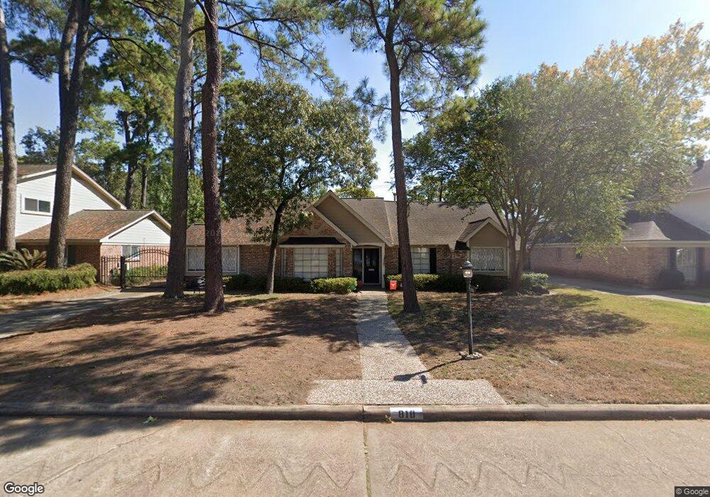 810 Patchester Dr, Houston, TX 77079 - photo 1