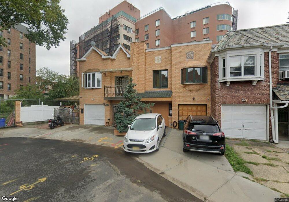 3318 143rd St unit 1405, Flushing, NY 11354 - photo 1