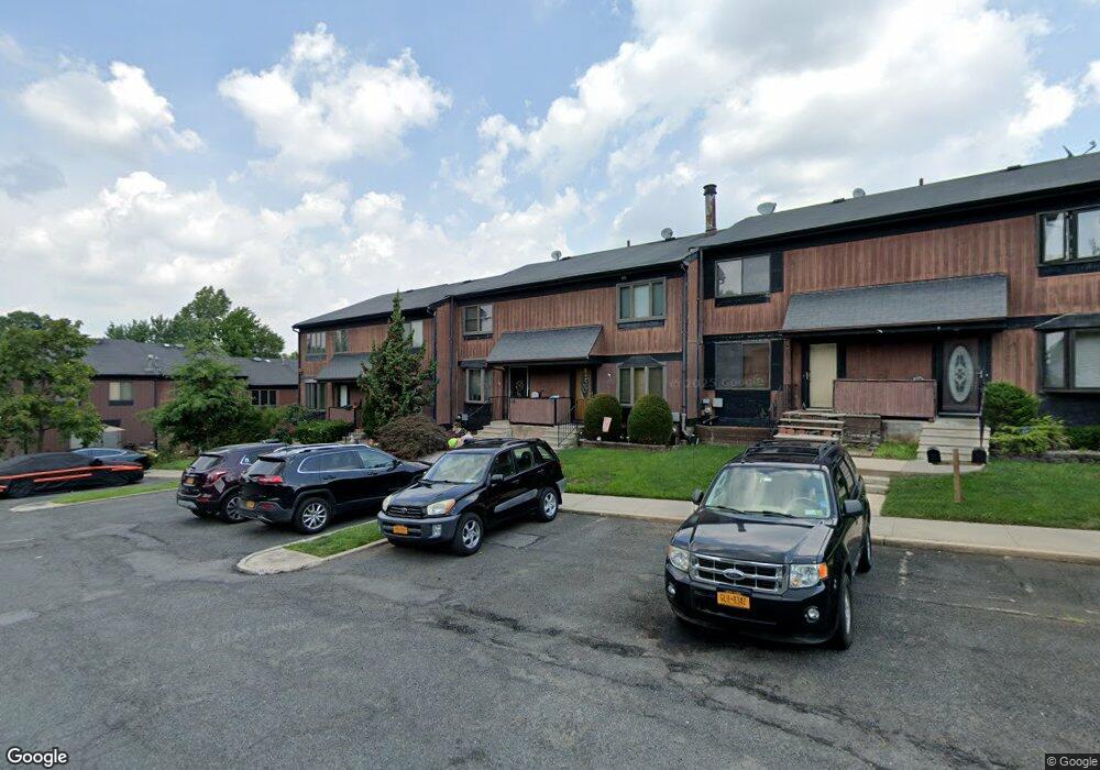 33 Hemlock Ct unit 155, Staten Island, NY 10309 - photo 1