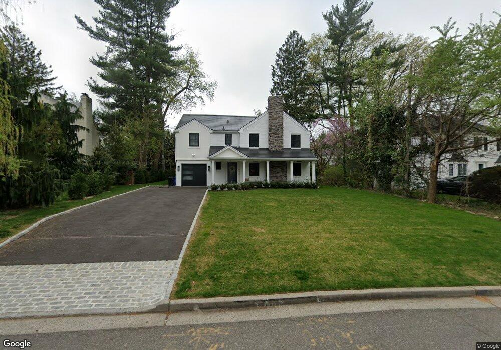 80 Quaker Ridge Rd, Manhasset, NY 11030 - photo 1