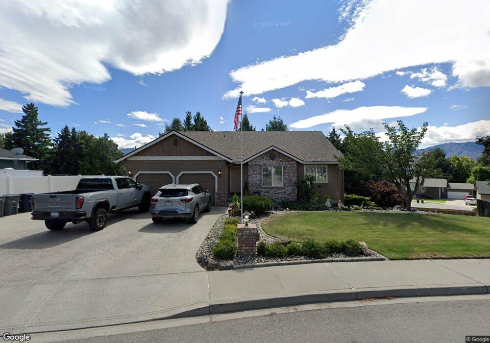 1030 N Grover Place, East Wenatchee, WA 98802 - photo 1