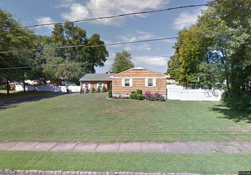 9 Gulfstream Blvd, Middlesex, NJ 08846 - photo 1